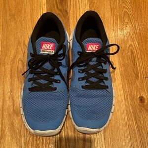 Nike Men's Athletic Blue and Black Shoes